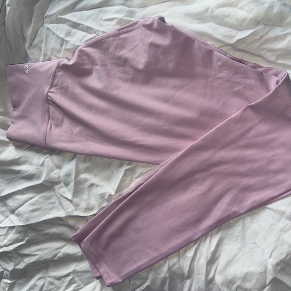 437 The V Leggings - Picture 12 of 13